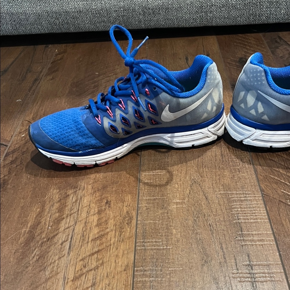 Nike Zoom Vomero Running Shoes - Blue and Pink - Picture 4 of 9